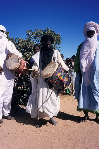 http://www.transafrika.org/media/Bilder Niger/tuareg.jpg